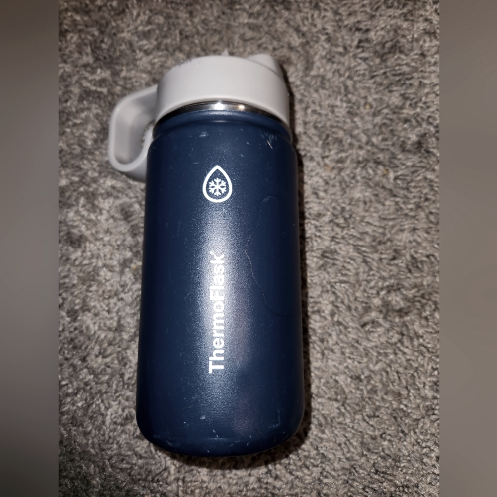 Thermoflask stainless steel bottle